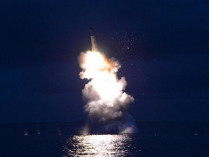 Запуск ракеты с подводной лодки КНДР