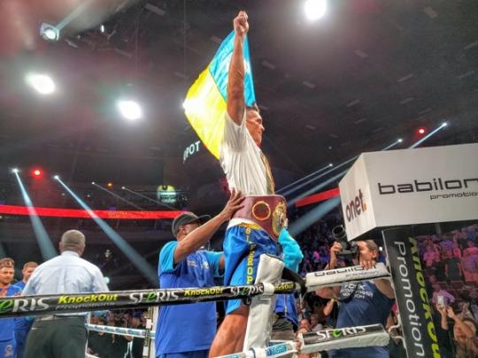Боксер Александр Усик стал чемпионом мира по версии WBO