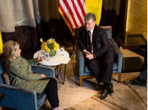 Порошенко встретился с Хиллари Клинтон
