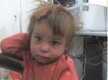 В Берегово в мусорных ящиках нашли трехлетнюю девочку