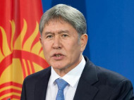Президент Киргизии Атамбаев прилетел на лечение в Москву