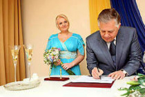 Лидер коммунистов петр симоненко и журналистка оксана ващенко сочетались законным браком