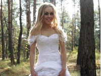 Певица Alyosha сбежала с собственной свадьбы 