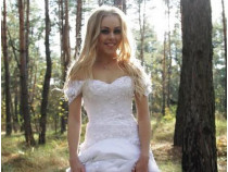 Певица Alyosha сбежала с собственной свадьбы 