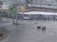 В Харькове ВАЗ вылетел на тротуар и придавил женщину (видео)