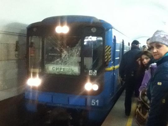 самоубийца в киевском метро