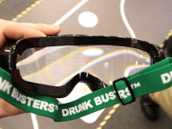 В украинских автошколах на водителей будут надевать очки, создающие иллюзию опьянения (фото)