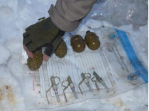 На окраине Ивано-Франковска найдены три тайника с оружием и боеприпасами