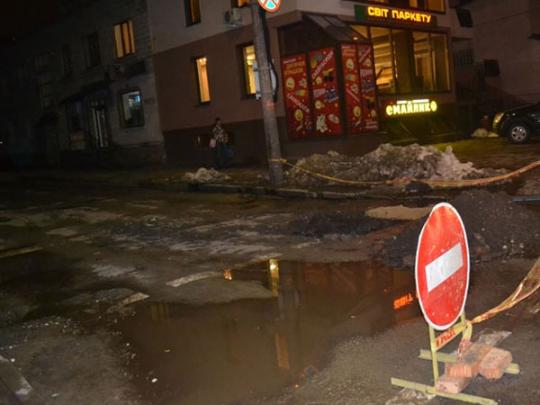 В Тернополе взорвались канализационные люки, есть пострадавшие (фото)