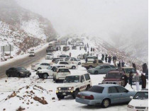 Снегопад вызвал хаос на дорогах