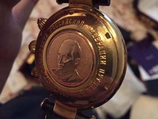 У задержанного экс-главы «Киевэнергохолдинга» обнаружили именные часы от Путина (фото)