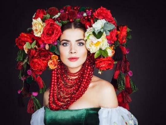 Национальный костюм для «Мисс Украина-Вселенная» пошит из… старинного ковра (фото)