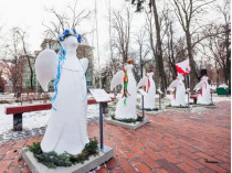 скульптуры ангелов на Михайловской площади