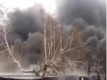 В Киеве загорелись склады с секонд-хендом (видео)