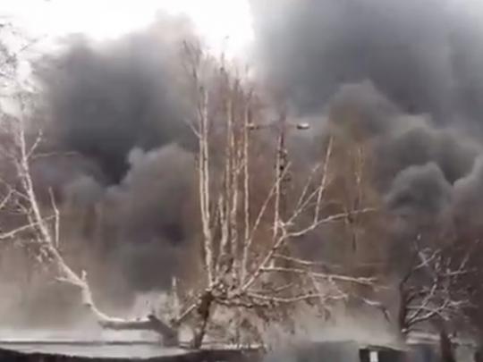 В Киеве загорелись склады с секонд-хендом (видео)