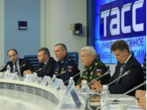 Участники пресс-конференции в Москве