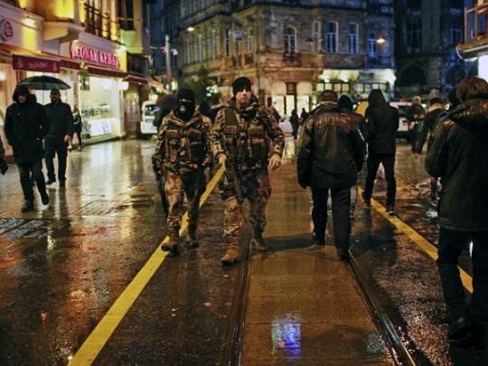 Турецкая полиция патрулирует Стамбул