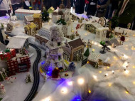 На рождественской выставке пряничных домиков в Одессе представили шоколадный... 3D-зоотроп (фото)
