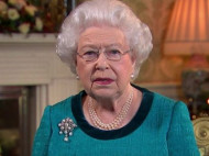Королеву Великобритании едва не застрелили во время прогулки
