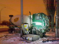 В Киеве тяжелый грузовик протаранил несколько авто (фото)
