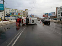 В Одессе машина «скорой» попала в аварию и перевернулась
