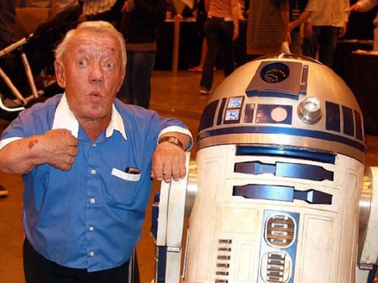 Кенни Бейкер и R2-D2 