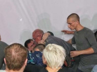 Ножевое ранение на лекции художника Павленского в Одессе нанес… его товарищ