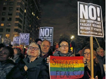 Участники демонстрации в Нью-Йорке