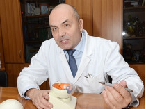Офтальмолог Сергей Рыков: «Если из-за удара палкой в глаз травмирована роговица, то осложнение может проявиться через три-четыре недели»