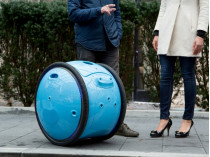 Итальянская компания создала робота-носильщика, самостоятельно следующего за хозяином (видео)