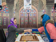 Анна Музычук сыграла вничью первую партию в матче за шахматную корону (обновлено)
