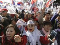 В Сеуле в ходе протестов против импичмента президента Южной Кореи погибли два человека и еще несколько получили травмы 