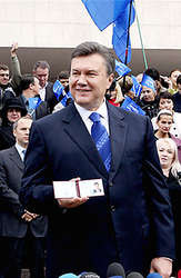 Виктор янукович: «сегодня&nbsp;— день освобождения украины от фашистов. Я тоже хочу победить. Моя цель&nbsp;— навести порядок и преодолеть бедность»