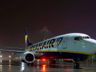 Самолет крупнейшего лоукостера в мире впервые приземлился в Украине (фото)
