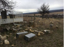 На Одесщине вандалы разгромили кладбище