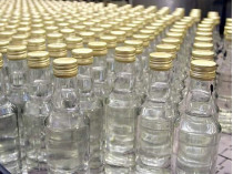 В Херсонской области изъяты около 600 литров опасной для здоровья фальсифицированной водки