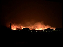Очевидцы сообщают о большом пожаре в районе Осокорков в Киеве (фото)