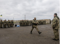 Порошенко на Луганщине вручил награды военным&nbsp;— участникам боевых действий