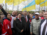 Порошенко в Луганской области: «Буду делать все, чтобы в вашей жизни больше не повторились ужасы войны»
