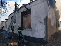 На Ровенщине пожарники двух областей пытались потушить сельскую школу (фото)