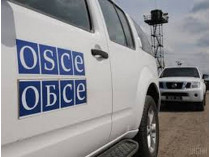 В ОБСЕ сообщили об одном погибшем и двух раненых в результате подрыва автомобиля миссии на Луганщине