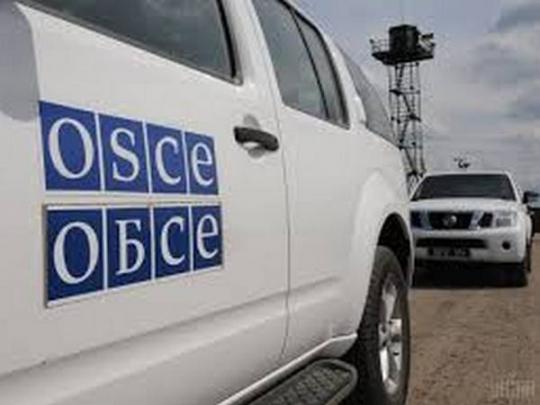 В ОБСЕ сообщили об одном погибшем и двух раненых в результате подрыва автомобиля миссии на Луганщине