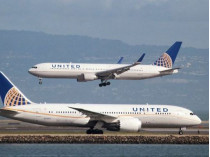 United Airlines пообещала 10 тысяч долларов компенсации пассажирам, которые согласятся уступить свои места другим