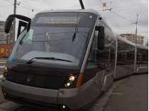 Новый состав скоростного трамвая в Киеве