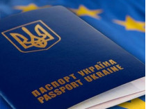 Украинцам разрешили безвизовые поездки в ЕС