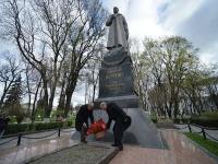 Памятник Ватутину