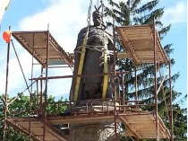 В Чернигове подсчитали стоимость разворота памятника гетману Хмельницкому