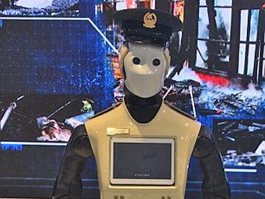 робот-полицейский в Дубае