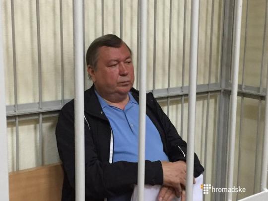  Суд освободил из-под стражи экс-главу налоговой службы Луганской области