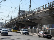 В Киеве на все лето перекрывают движение на путепроводе возле станции метро «Нивки» (дополнено)